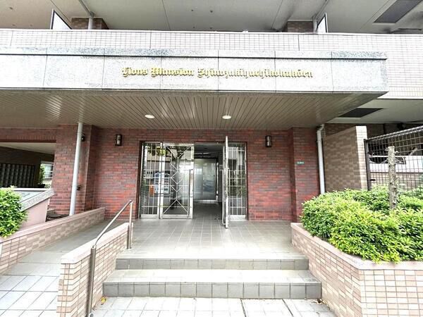 【ライオンズマンション篠崎八石公園】エントランス