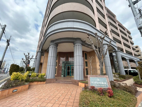 【サングレート長丘】エントランス