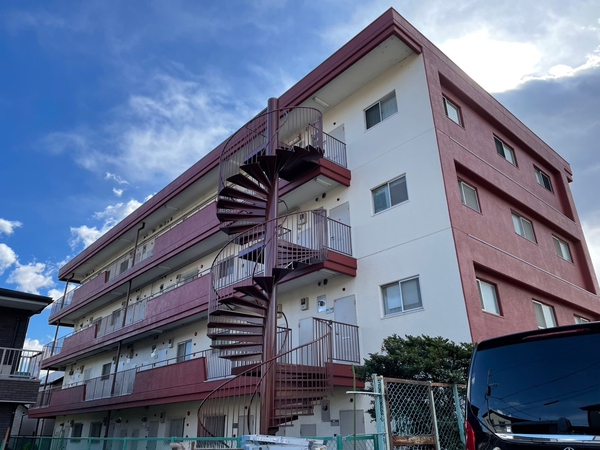 【ライオンズマンション鶴ヶ峰】外観