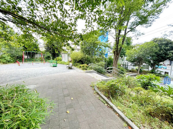 【グリーンヒル大倉山】共用部分（敷地内公園）