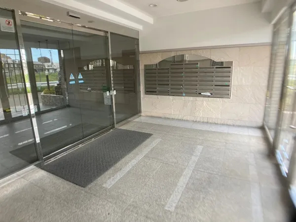 【ライオンズガーデン八乙女】エントランス