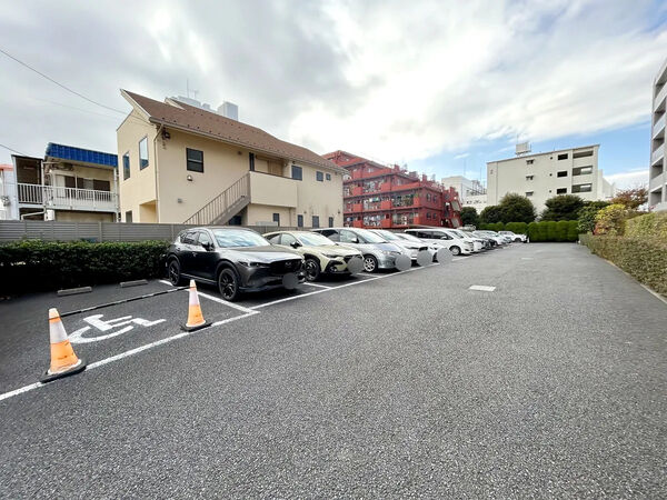 【西台パークホームズ】駐車場 【西台パークホームズ】駐車場