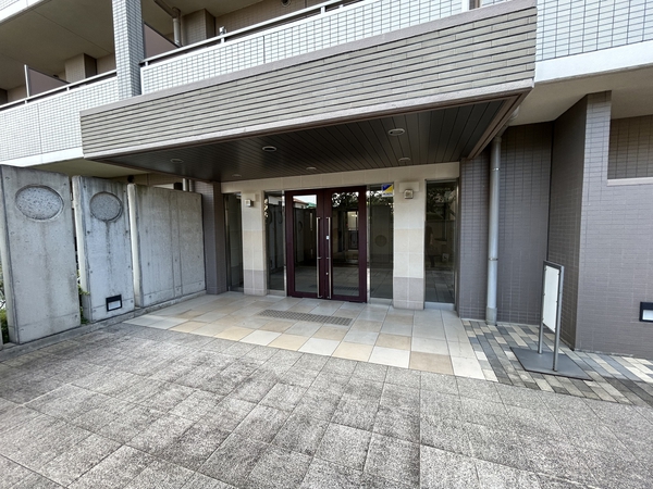 【日神デュオステージ大宮浅間町】エントランス