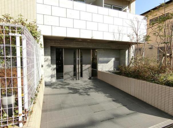【スカイコート川崎京町】エントランス