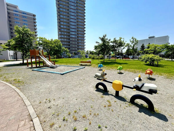 【中銀ヴェルデシティあいの里】共用部分 広場 【中銀ヴェルデシティあいの里】共用部分 広場