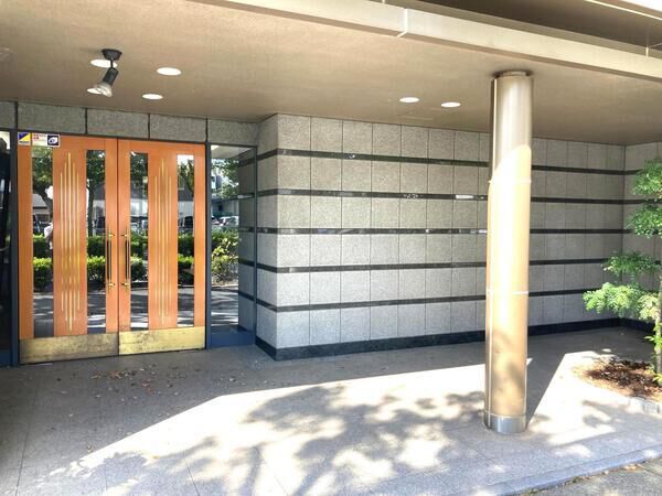 【西古松パークホームズ】エントランス 【西古松パークホームズ】エントランス
