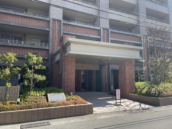 【サーパス小田原本町】エントランス