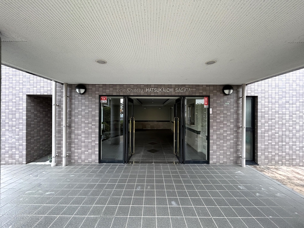 【ヴェルシャトー廿日市佐方】エントランス