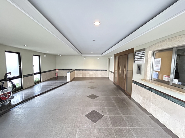 【ヴェルシャトー廿日市佐方】エントランス
