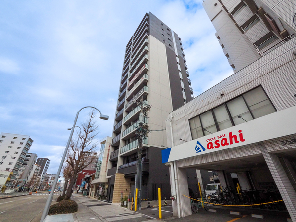 【プレサンスレイズ桜山EAST】外観