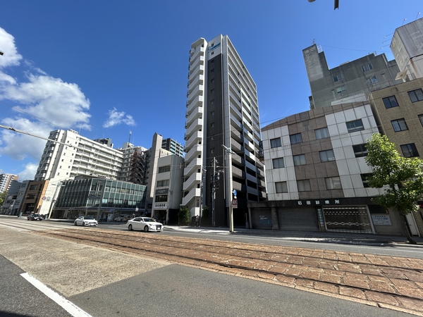 【プレサンスロジェ広島駅南】外観
