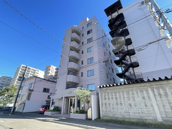 【スプリングハイム北14条】建物外観 【スプリングハイム北14条】建物外観