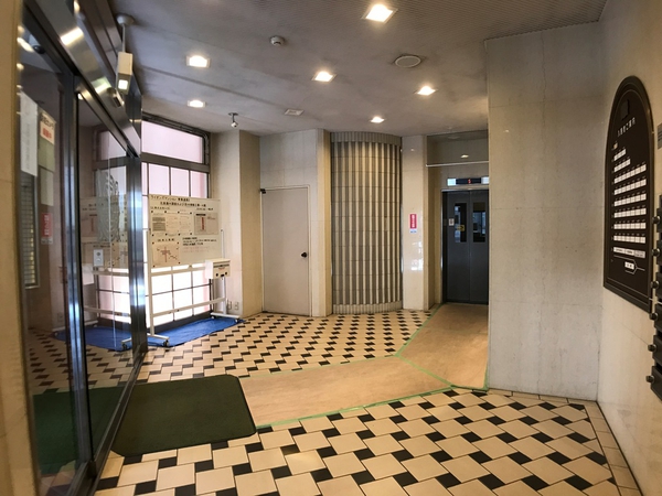 【ライオンズマンション青葉通第２】エントランス