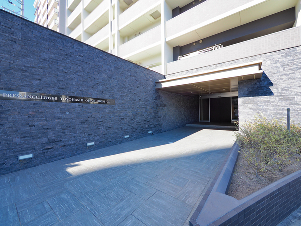 【プレサンスロジェ豊橋大橋通CL】エントランス 【プレサンスロジェ豊橋大橋通CL】エントランス