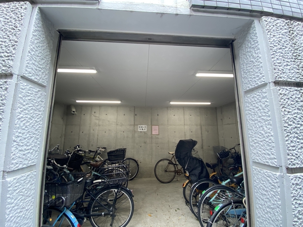 【コスモプレイス氷川台】自転車置き場