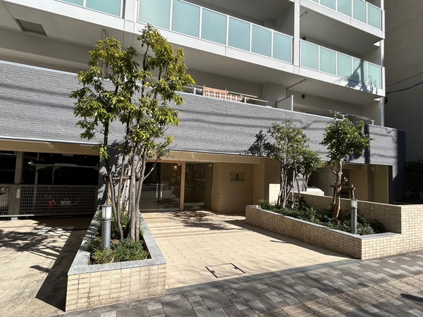 【ルネサンス横浜阪東橋】エントランス