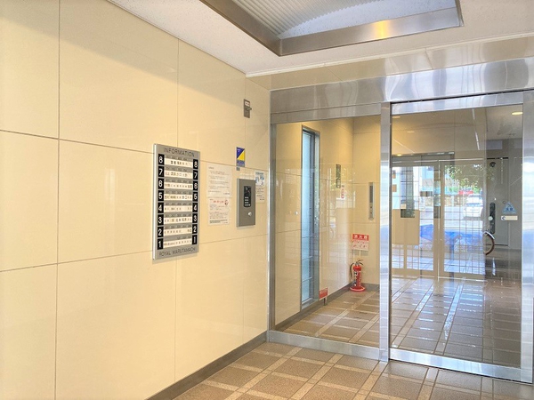 【ロイヤル京都丸太町】エントランス