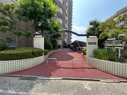 エントランスゲート