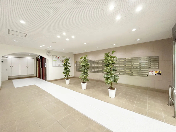 【豊中緑ヶ丘サンハイツ】エントランス 【豊中緑ヶ丘サンハイツ】エントランス