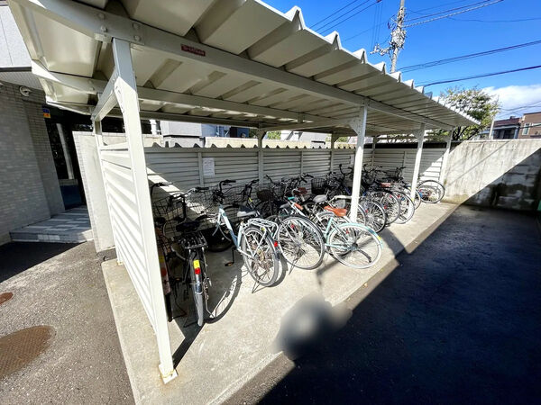 【クラッセ発寒中央ガーデンハウス】駐輪場 【クラッセ発寒中央ガーデンハウス】駐輪場