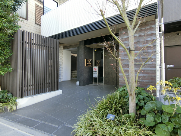 【パレステージ町屋参番館】エントランス