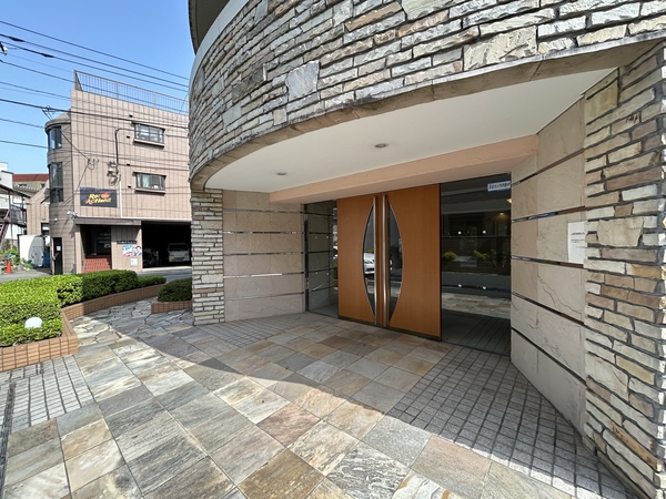 【クレストフォルム氷川台】エントランス