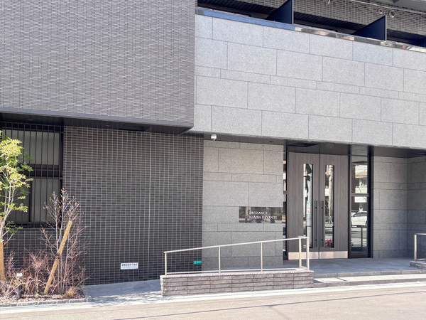 【プレサンス難波デヴァンテ】エントランス