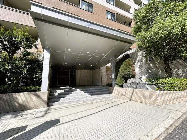 【ライオンズヴィアーレ牛田旭】エントランス 【ライオンズヴィアーレ牛田旭】エントランス