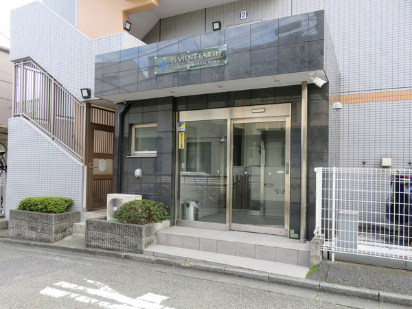 【エル・ヴィエント・アース千歳烏山】エントランス