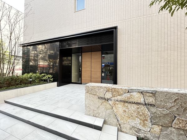 【ポレスター岡山幸町】《エントランス》 【ポレスター岡山幸町】《エントランス》