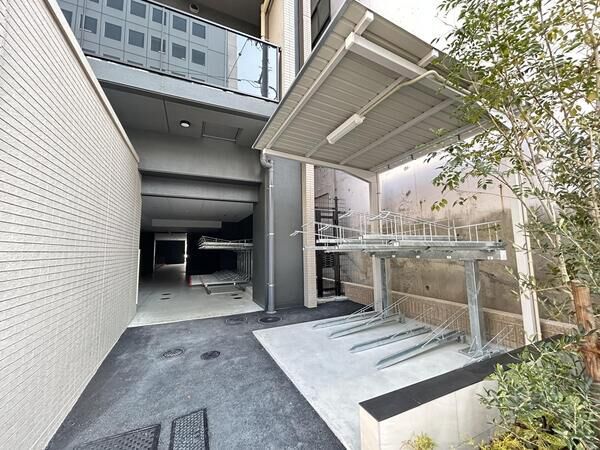 【ポレスター岡山幸町】《駐輪場》 【ポレスター岡山幸町】《駐輪場》