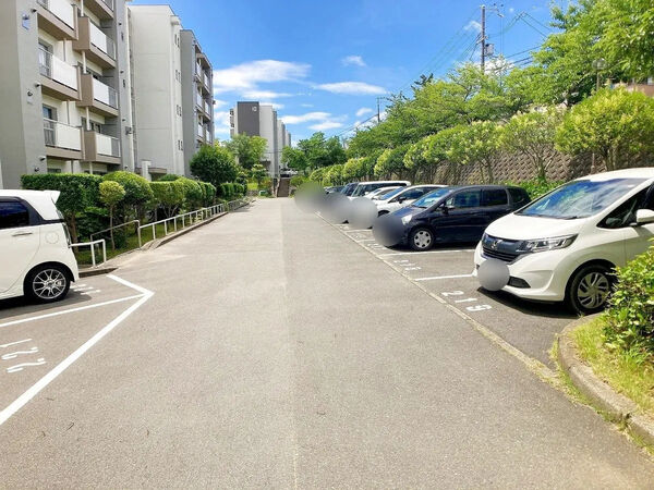 【陽和台第4住宅】駐車場