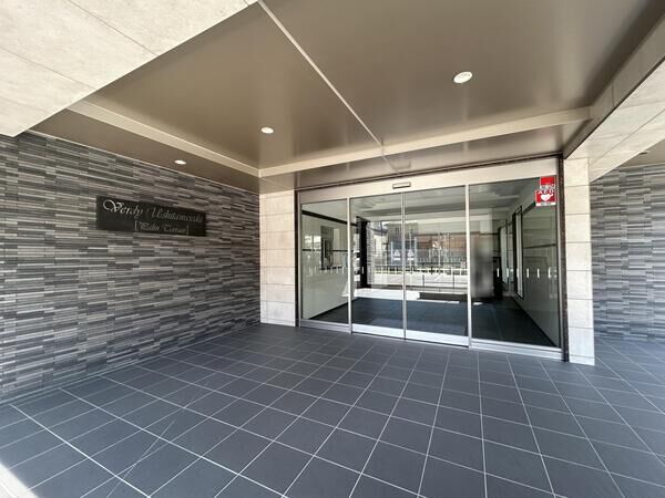 【ヴェルディ牛田早稲田パームテラス】エントランス