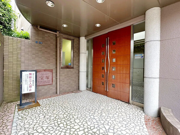 【イトーピア宝塚リバーサイドヒルズ】エントランス 【イトーピア宝塚リバーサイドヒルズ】エントランス