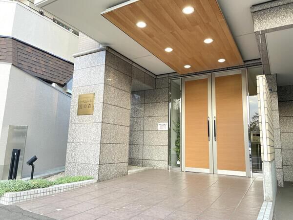 【リーベンデール宮の森】エントランス