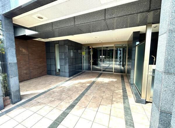 【ラピスソラーレ南20条エスト】エントランス１