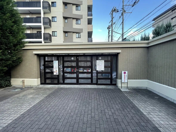 【メロディーハイム茨木パークアヴェニュー】エントランス 【メロディーハイム茨木パークアヴェニュー】エントランス