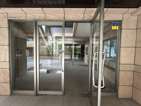 【ライオンズシティ幕張本郷】エントランス 【ライオンズシティ幕張本郷】エントランス