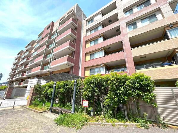 【フォレストレジデンス百草園】建物外観