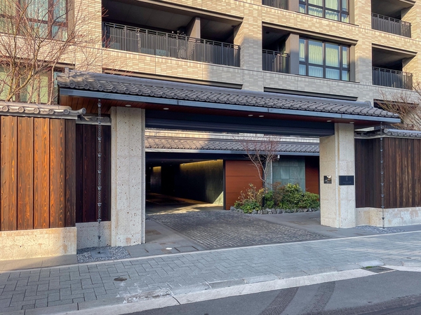 【グランレ・ジェイド白壁凛然ノ邸】エントランス 【グランレ・ジェイド白壁凛然ノ邸】エントランス