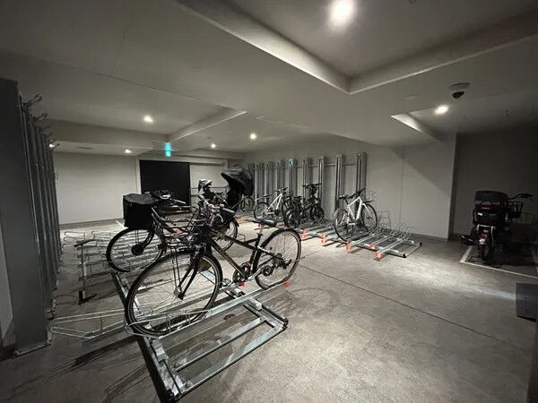 【プレミスト南平台】駐輪場 【プレミスト南平台】駐輪場