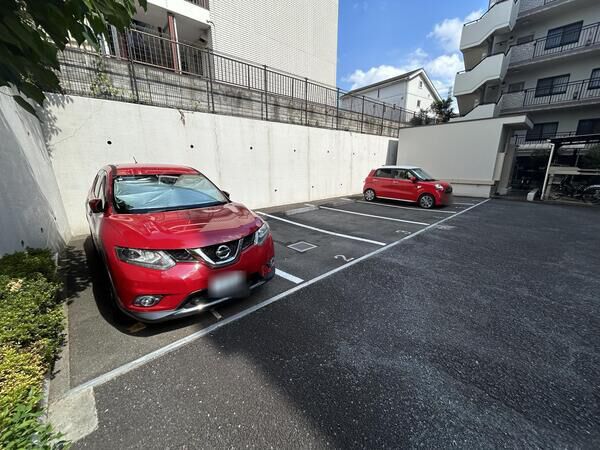 【ライオンズガーデン大宮日進第2】駐車場 【ライオンズガーデン大宮日進第2】駐車場