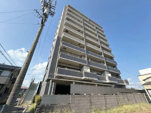 【ファミリアーレ西味鋺】外観１