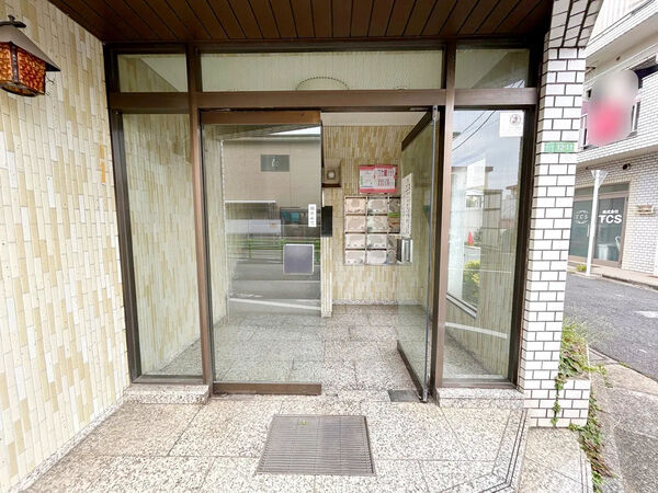 【コーポ南大泉】エントランス