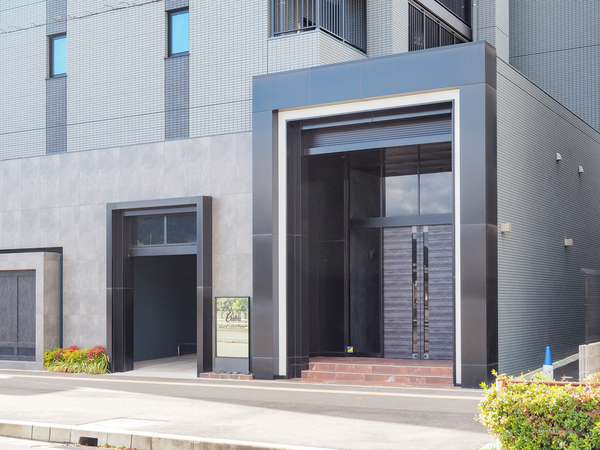 【カルティア高蔵寺ステーションフロント】エントランス