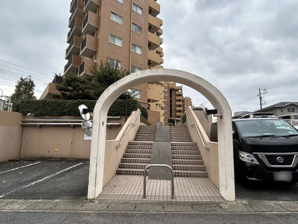 【三旺マンション藤ヶ丘東】エントランスゲート 【三旺マンション藤ヶ丘東】エントランスゲート