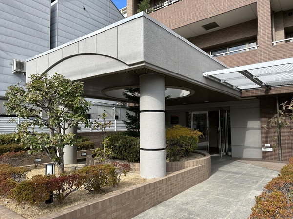 【イトーピア鶴見緑地公園】エントランス