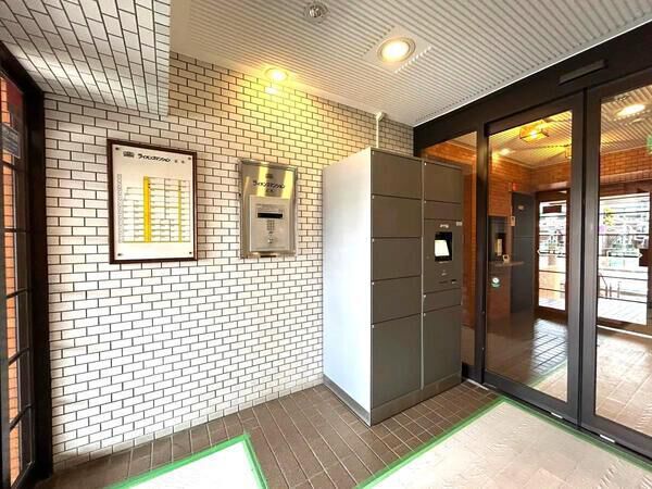 【ライオンズマンション正木】エントランス2(宅配ボックス) 【ライオンズマンション正木】エントランス2(宅配ボックス)