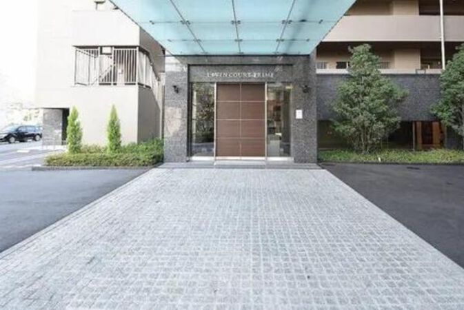 【リビンコートプライム津島】エントランス３