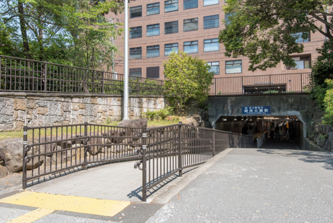 緑地公園駅 緑地公園駅